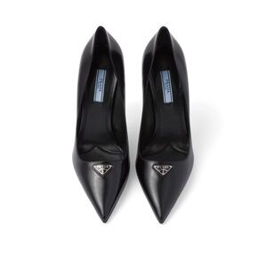 Prada Calzature Donna Brushed Leather Logo Pumps NWB